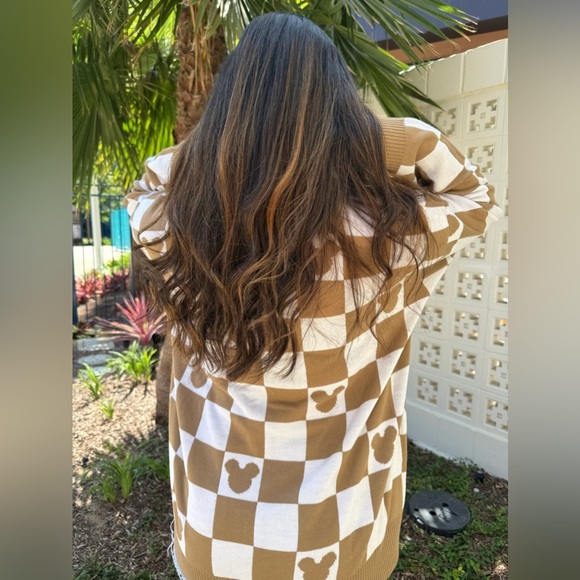 Disney Sweater Brown and White Checkered Mickey Mouse Cardigan Size Large - Picture 10 of 12